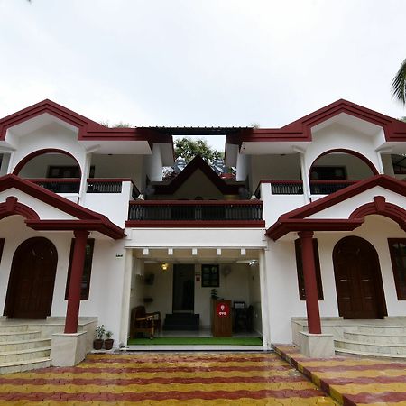 Oyo Flagship Triple Beach Guest House Benaulim Exterior foto