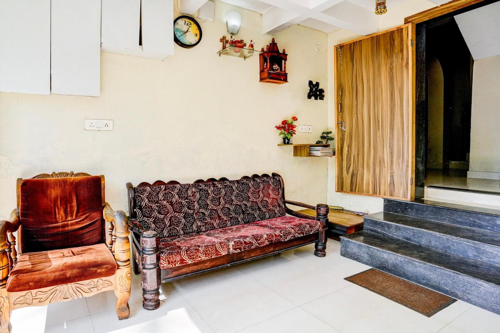 Oyo Flagship Triple Beach Guest House Benaulim Exterior foto
