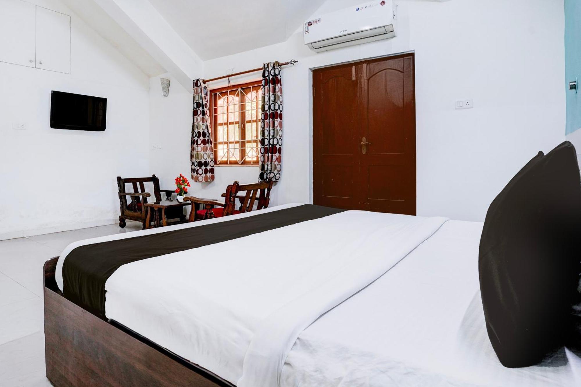 Oyo Flagship Triple Beach Guest House Benaulim Exterior foto