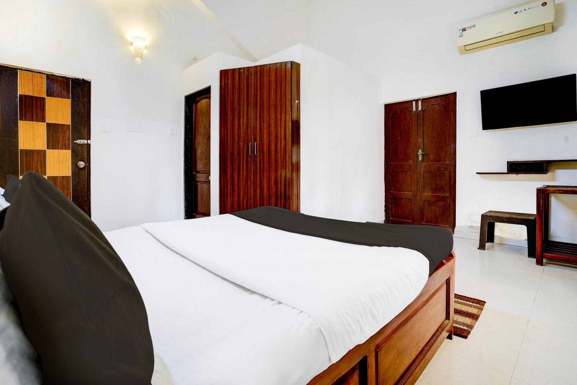 Oyo Flagship Triple Beach Guest House Benaulim Exterior foto