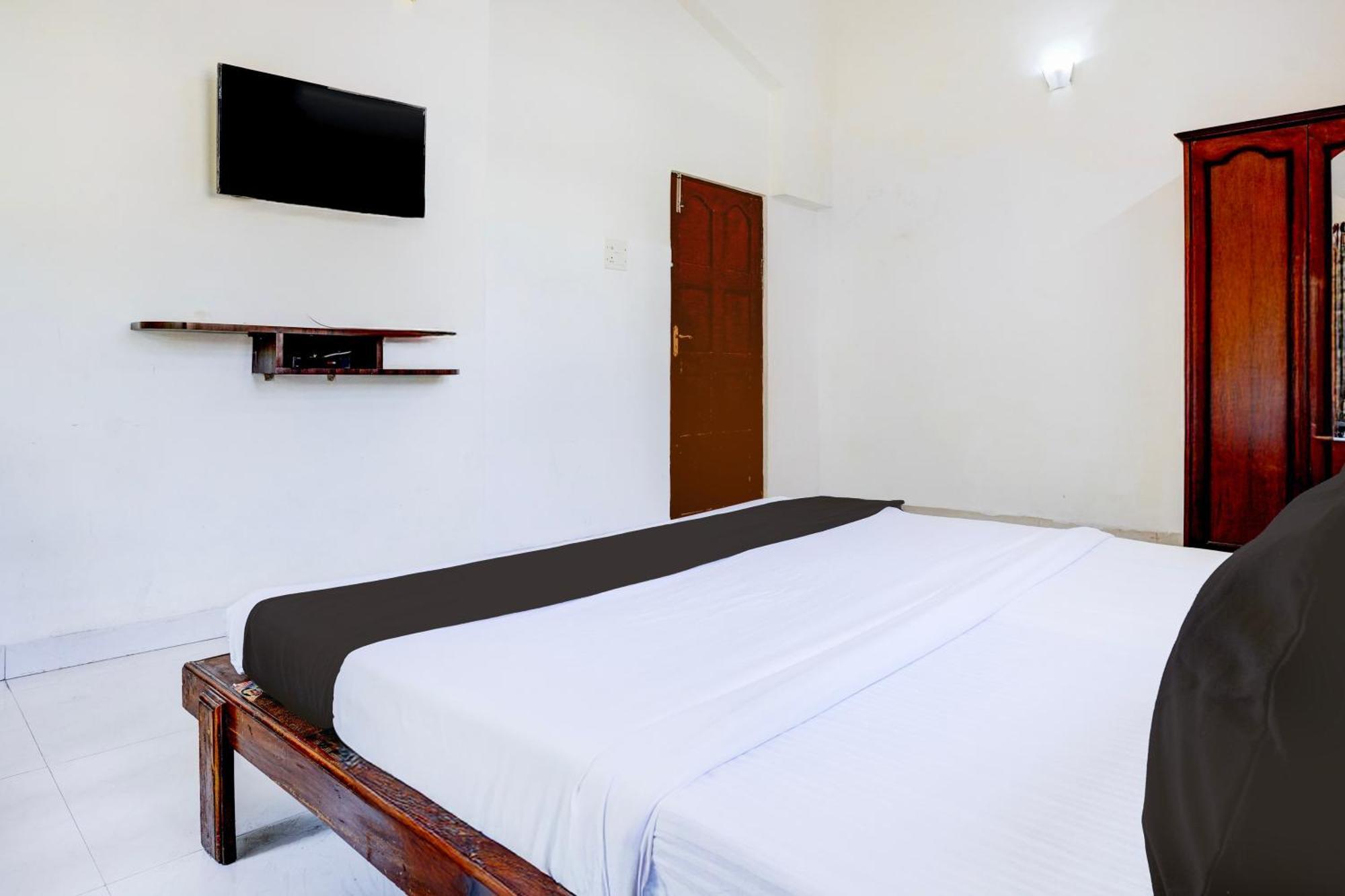 Oyo Flagship Triple Beach Guest House Benaulim Exterior foto