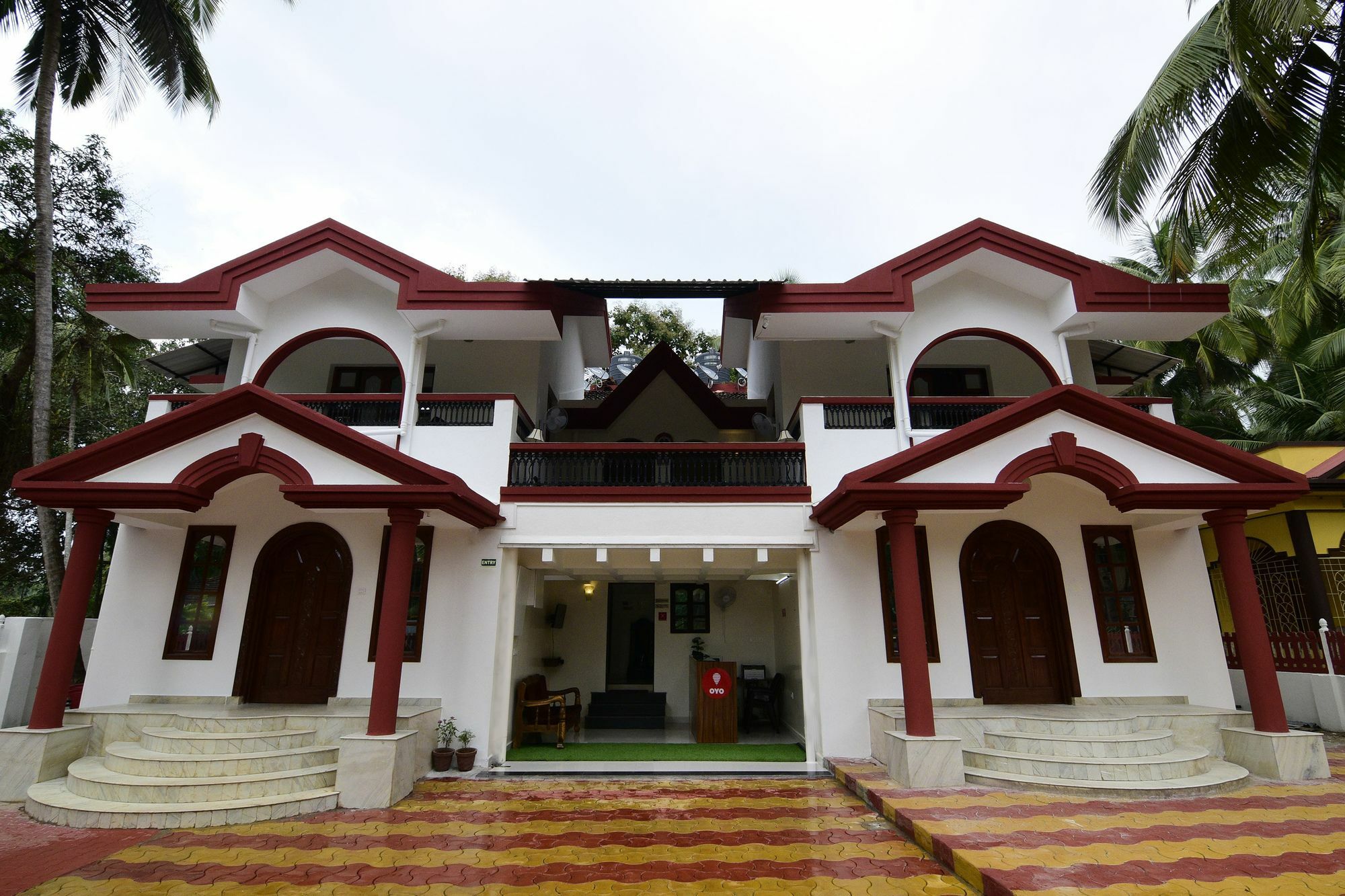 Oyo Flagship Triple Beach Guest House Benaulim Exterior foto